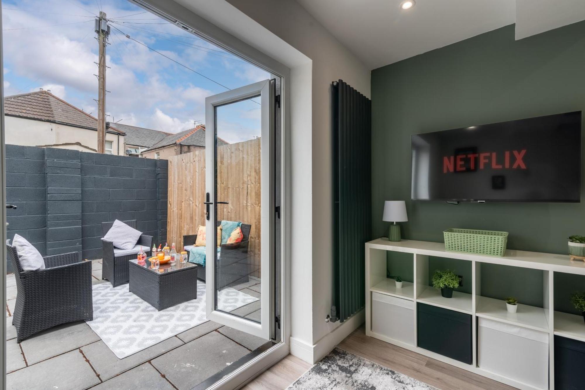 Luxury Apartments In Cardiff City Centre Exterior photo